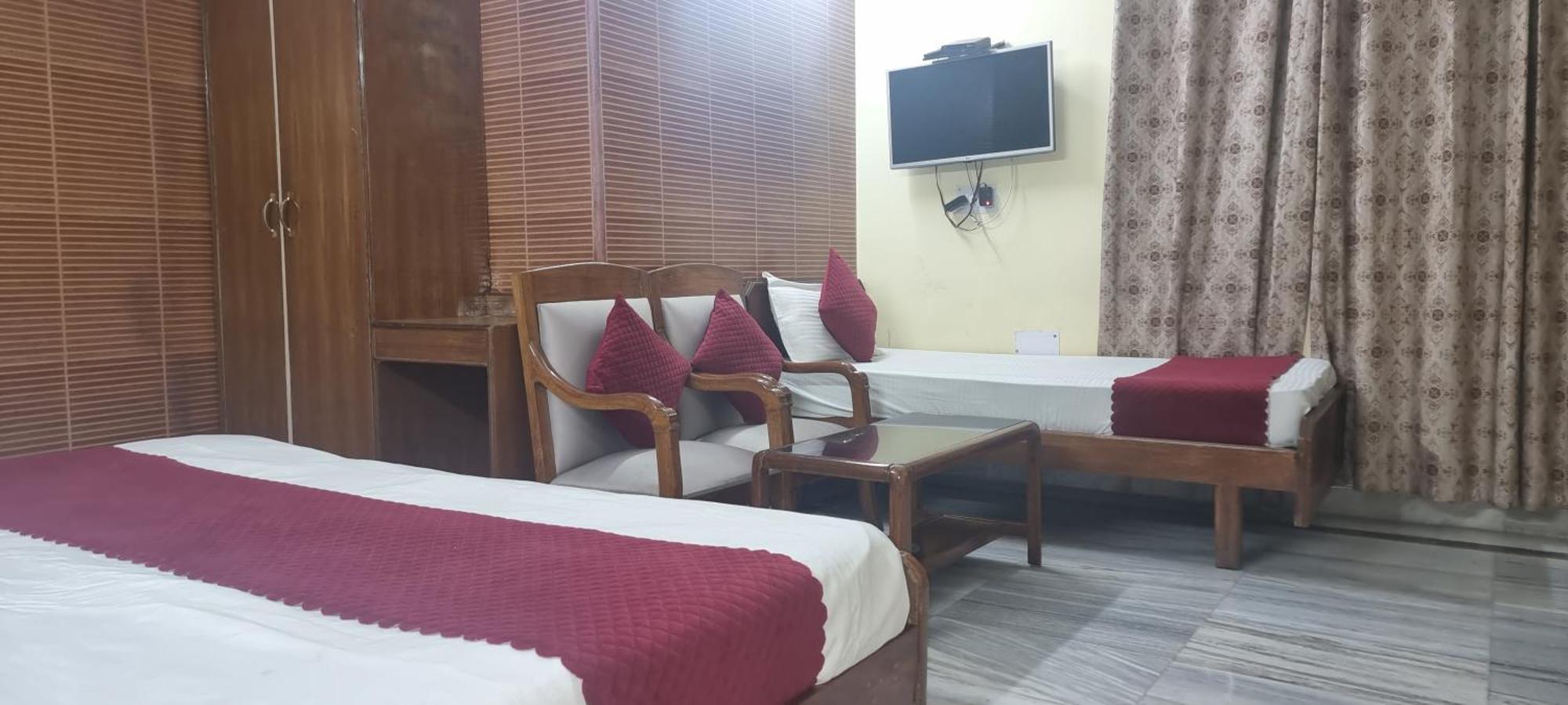 Hotel Har Ki Pauri By Around Stays Haridwar Ngoại thất bức ảnh