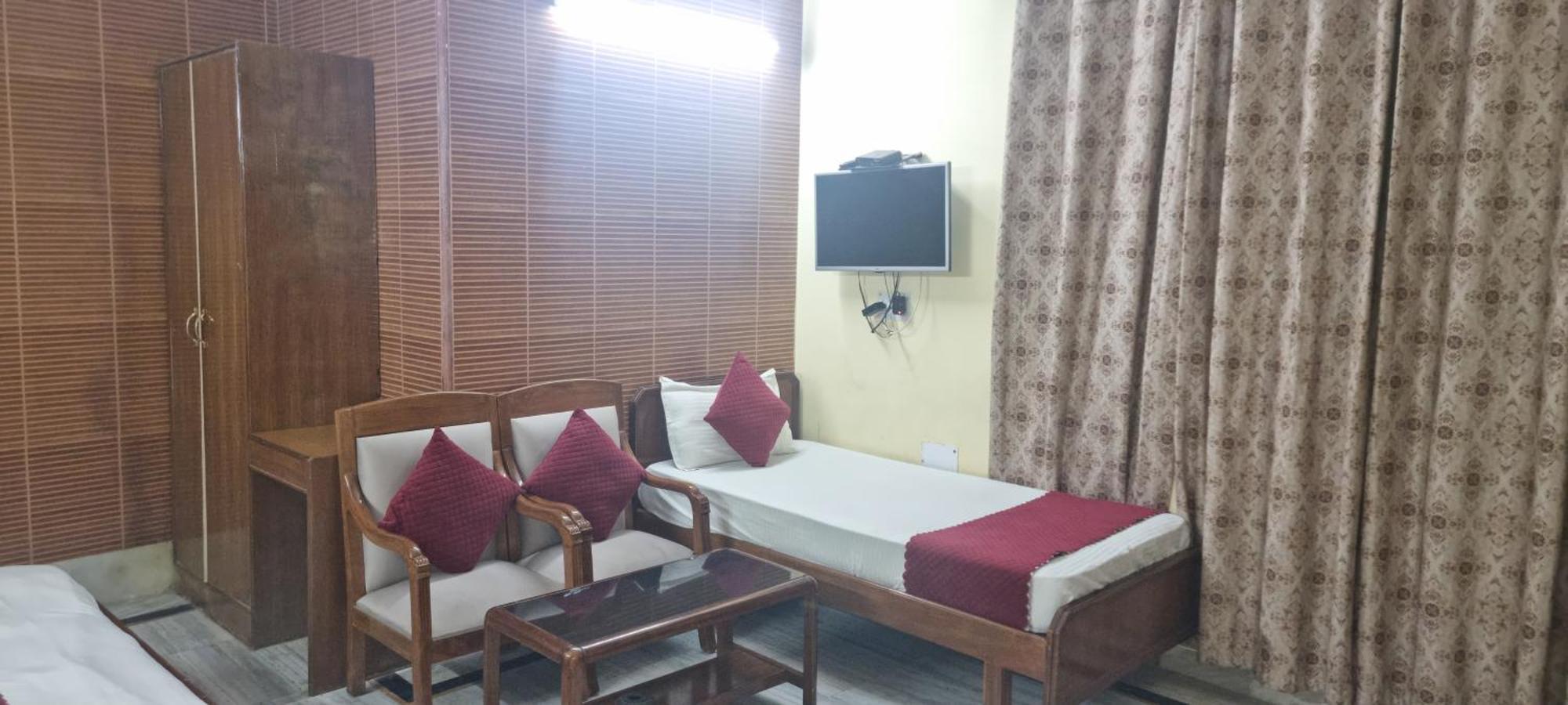 Hotel Har Ki Pauri By Around Stays Haridwar Ngoại thất bức ảnh
