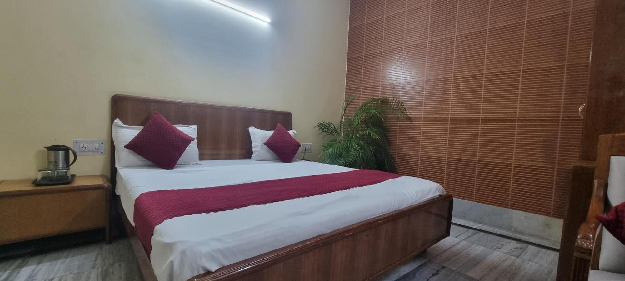 Hotel Har Ki Pauri By Around Stays Haridwar Ngoại thất bức ảnh