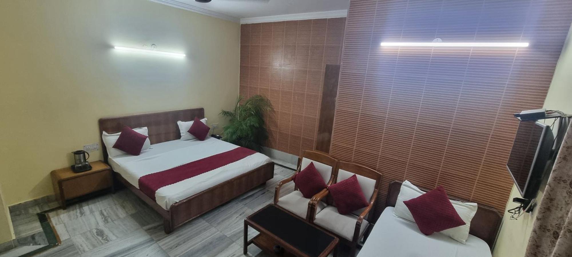 Hotel Har Ki Pauri By Around Stays Haridwar Ngoại thất bức ảnh