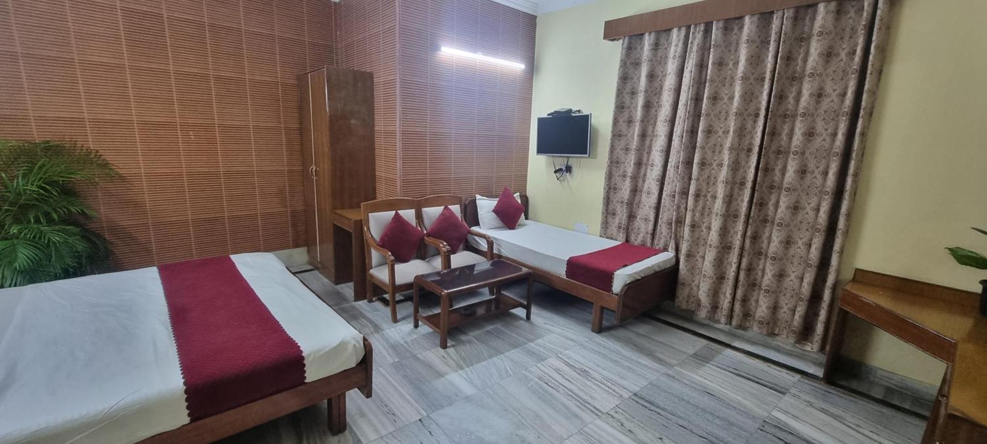 Hotel Har Ki Pauri By Around Stays Haridwar Ngoại thất bức ảnh