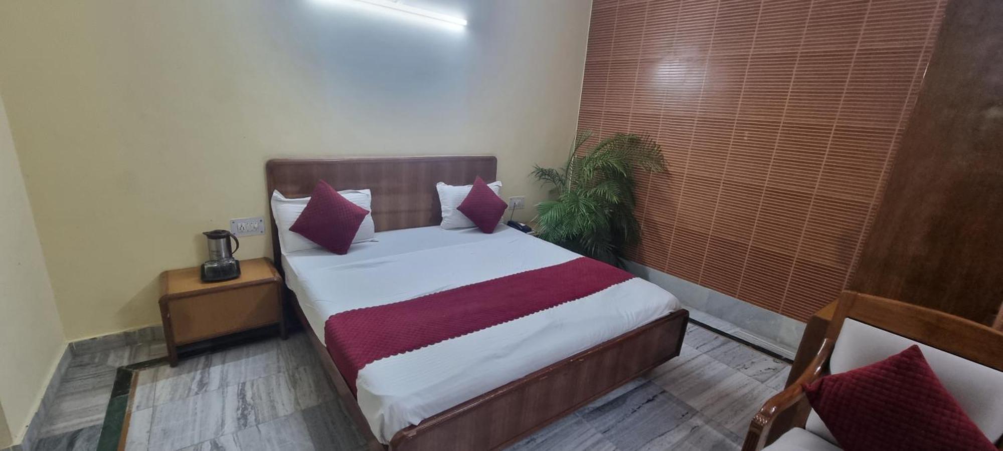 Hotel Har Ki Pauri By Around Stays Haridwar Ngoại thất bức ảnh
