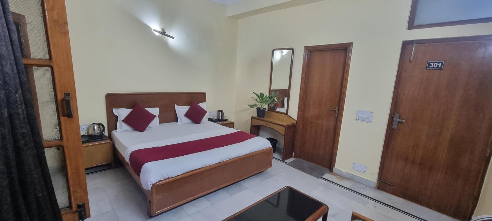 Hotel Har Ki Pauri By Around Stays Haridwar Ngoại thất bức ảnh
