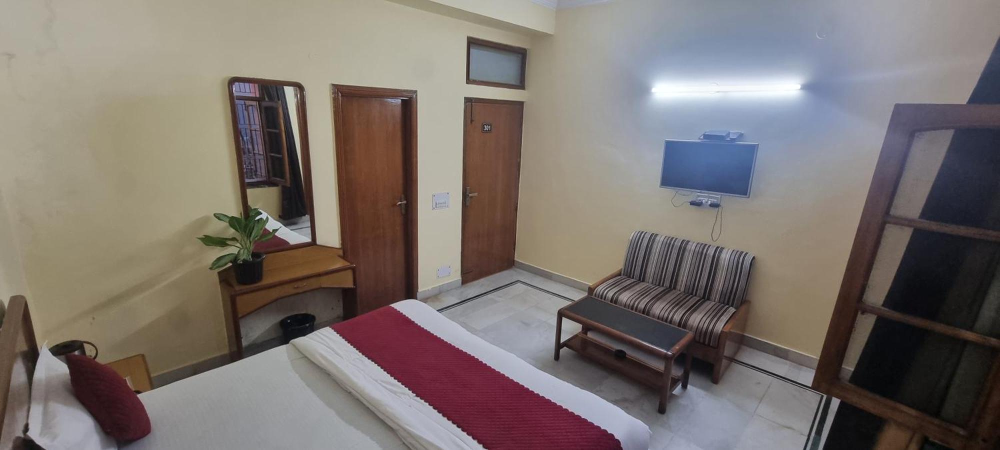 Hotel Har Ki Pauri By Around Stays Haridwar Ngoại thất bức ảnh