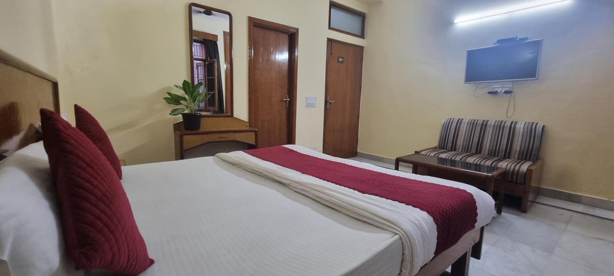 Hotel Har Ki Pauri By Around Stays Haridwar Ngoại thất bức ảnh